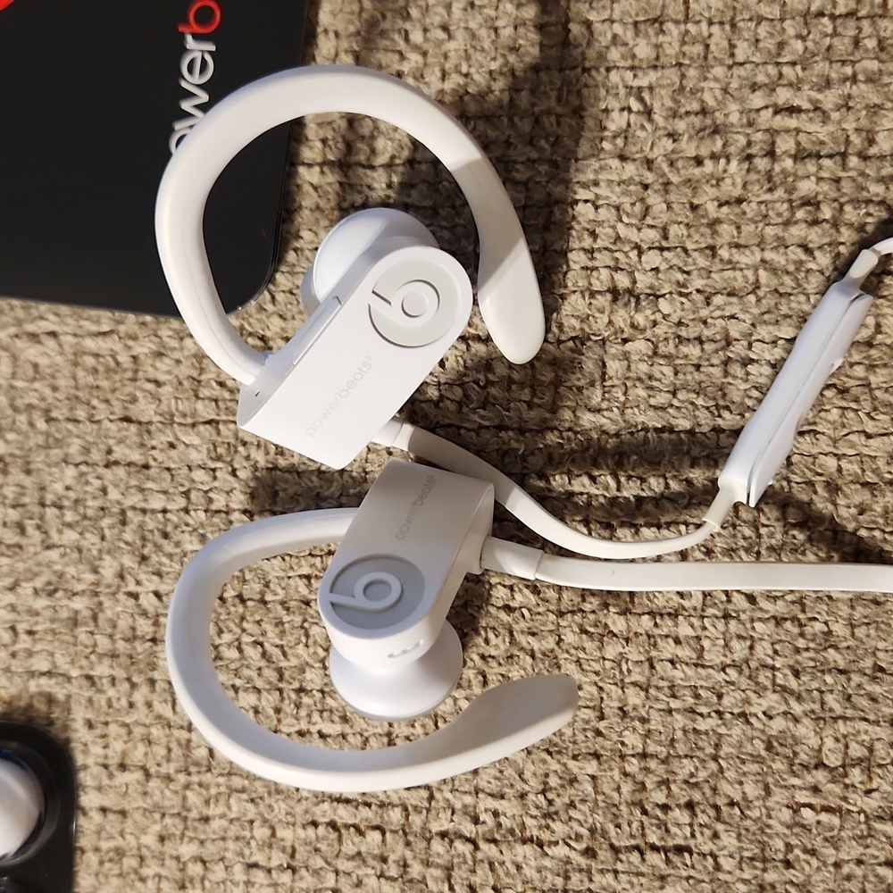 Powerbeats3 wireless - Picture 2 of 4